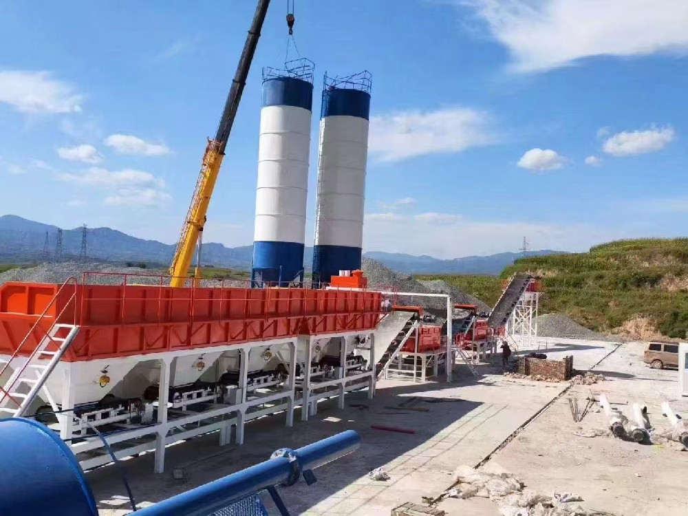 Бетонный завод HZS50 компании Zhubang Machinery в Кыргызстане
